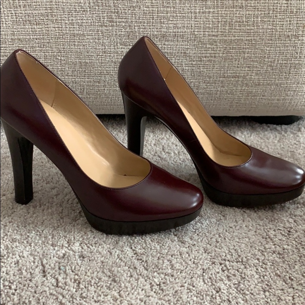 Beautiful MICHAEL Michael Kors Raceway Pump - sz 8